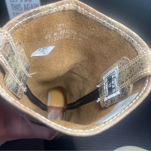 BRAND NEW FRYE CHOCOLATE DISTRESSED TALL HARNESS BOOT 5.5M PRICE FIRM - Picture 9 of 12